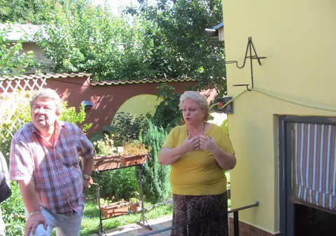 Doi gălăţeni acuză un miliardar că le-a încălcat proprietatea