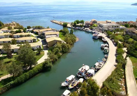 Plaja, soare si relaxare in Messonghi, Insula Corfu