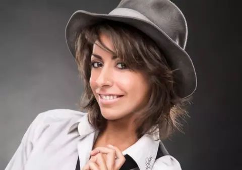 Nepoata lui Carlos Santana lucrează pentru TVR2