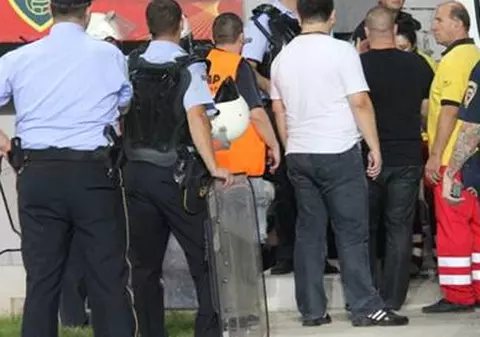 Bătaie ca-n "Şapte păcate" între suporterii lui Vardar şi cei ai Stelei | VIDEO