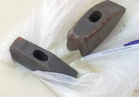 Condamnată la 7 ani de închisoare pentru că şi-a ucis soţul cu un ciocan