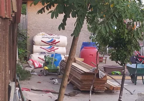 Fetiţă de doi ani, înecată în curtea casei