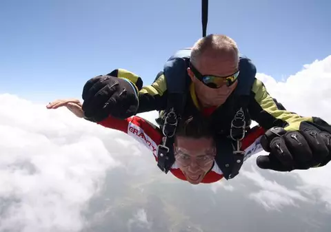 Jorge a sărit cu paraşuta şi şi-a învins frica de înălţime pentru Splash! Vedete la apă