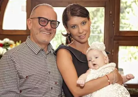 FOTO EXCLUSIV | NATALIA BARBU, naşă mare la botezul fetiţei lui Radu Sîrbu (ex O-Zone)