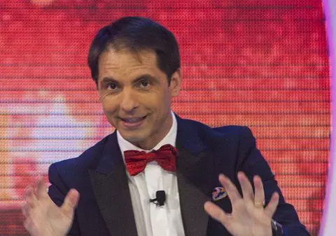 Dan Negru si-a luat asistent tv la "Te pui cu blondele!"