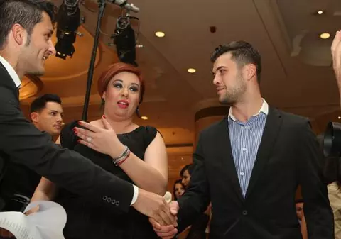 OANA ROMAN şi IUBITUL EI, MARIUS, s-au LĂSAT FILMAŢI într-un MOMENT INTIM! Uite imaginea!