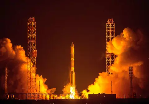 O rachetă rusească care transporta trei sateliţi a explodat după lansare - VIDEO