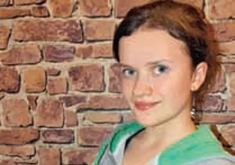 Reţete: Cornuleţe bicolore cu nucă