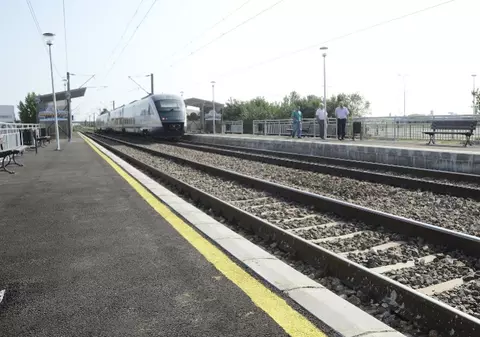 Se întâmplă-n Bucureşti: Au făcut staţie de tren pentru un parc de distracţii