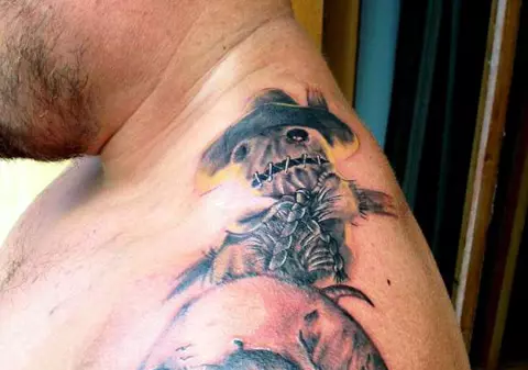 Cel mai tatuat om din lume vine în România