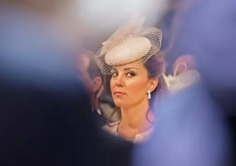 Portret de femeie: Cine este ducesa de Cambridge?