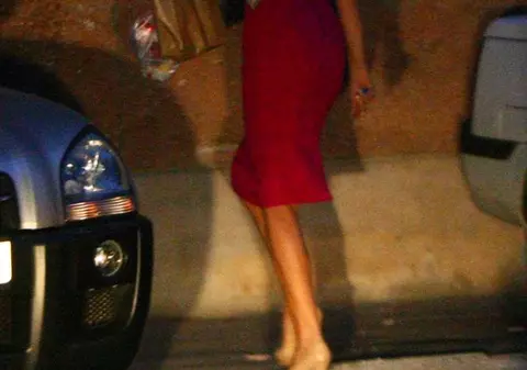 Iulia Vântur SE CONSOLEAZĂ cu PIZZA, în SERILE LUNGI fără SALMAN KHAN! UITE DOVADA!