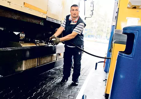 «Aici este cel mai ieftin carburant din ţară»