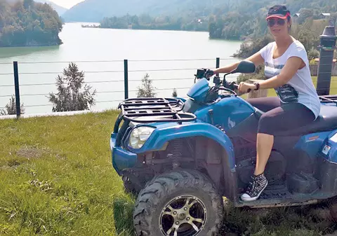 Andreea Marin şi-a dus amorezul turc la Peleş | FOTO
