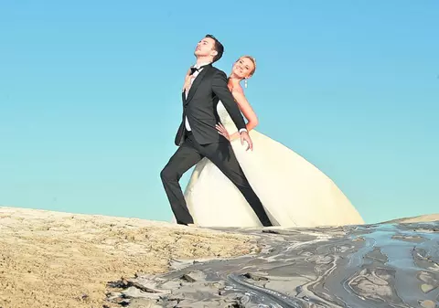 «Bebeluşa» Oana şi-a distrus rochiile de mireasă de 10.000 de euro | FOTO