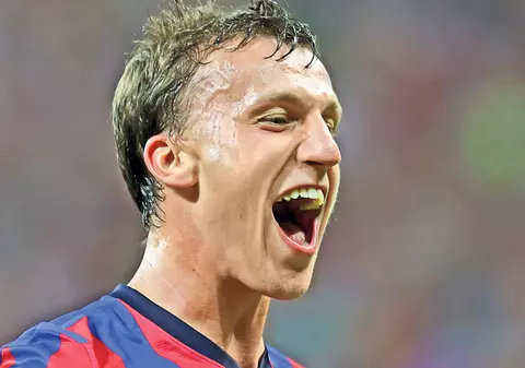 Râzi pentru că pleci, Vlad? Tottenham n-a renunţat la stelistul Chiricheş, care ar putea semna cu englezii până la sfârşitul acestei săptămâni