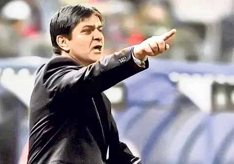 INTERVIU | Antrenorul Marius Lăcătuş crede în puterea STELEI: "Adversarii trebuie să se teamă"