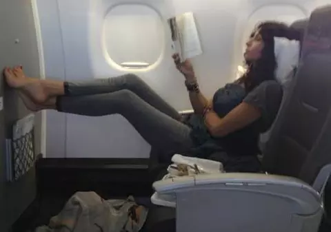 Îşi permite să zboare în CONDIŢII DE LUX, însă Mihaela Rădulescu nu este ferită de SURPRIZE NEPLĂCUTE! Vezi ce i se întâmplă, de obicei! FOTO