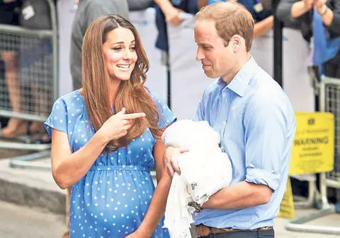 CÂT DE TARE! Kate Middleton şi William şochează iar! O nouă decizie cu privire la bebe te va face să-i ADORI!