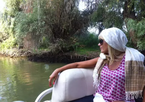 SENZAŢIONAL! ELENA UDREA îşi dezvăluie NOUL EI PRIETEN ! VEZI cu CINE se PLIMBĂ pe DUNĂRE POLITICIANA! | FOTO