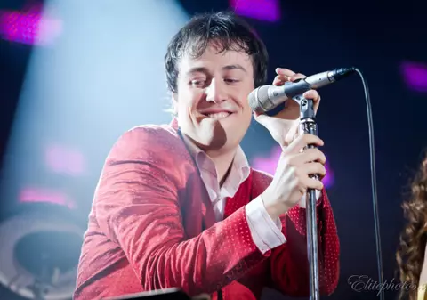 Călin Geambaşu dezvăluie reţeta prin care a ajuns să cânte pentru miliardarii planetei, în Dubai! FOTO/VIDEO