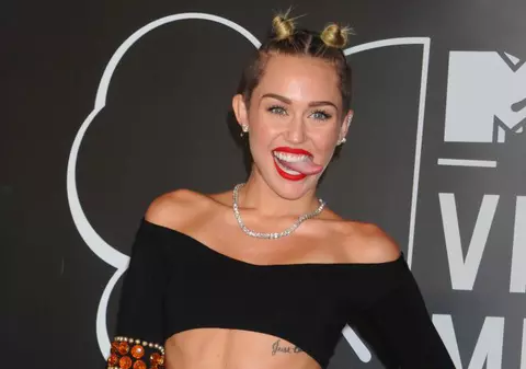 Miley Cyrus şi Justin Bieber au lansat o melodie împreună - AUDIO