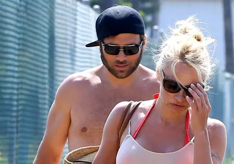 Pamela Anderson s-a împăcat cu fostul soţ - FOTO