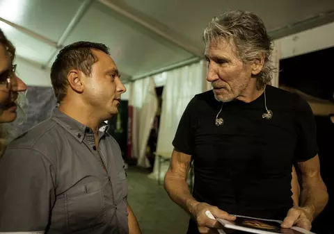 Uite imagini de la întâlnirea lui Roger Waters cu militarii români răniţi pe câmpul de luptă! | FOTO