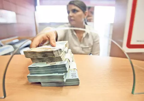 Numărul restanţierilor la bănci a crescut! Câţi români au întârzieri la plata ratelor