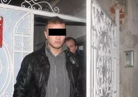 Asasinul de la COAFORUL PERLA scrie poezii în spatele gratiilor. Vezi cine spune asta!