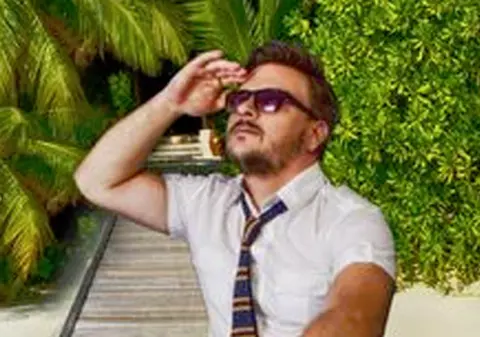 PREMIERĂ LIBERTATEA.RO | ANDREIAS lansează "U Bra Bra"