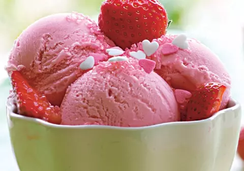 GRĂBEŞTE-TE PÂNĂ NU TRECE VARA DE TOT! Îngheţată de căpşune