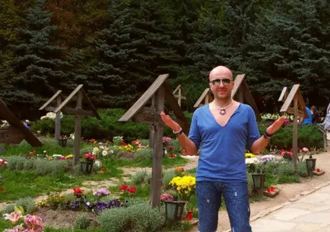 De când a descoperit YOGA, Costi Ioniţă se crede GURU: "Doresc să trezesc FLACĂRA SPIRITUALITĂŢII românilor"