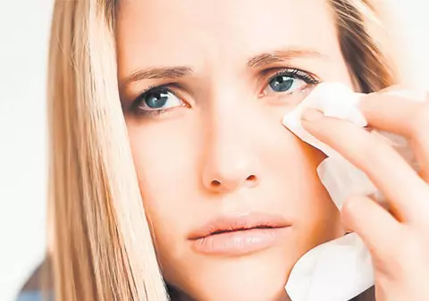 Compresele cu ceai verde te scapă de conjunctivită