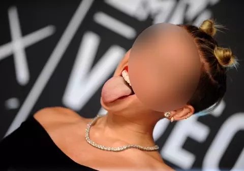 SHOW SCANDALOS! ÎN CE HAL A POZAT ŞI A DANSAT UNA DINTRE CELE MAI ÎNDRĂGITE VEDETE! | FOTOVIDEO