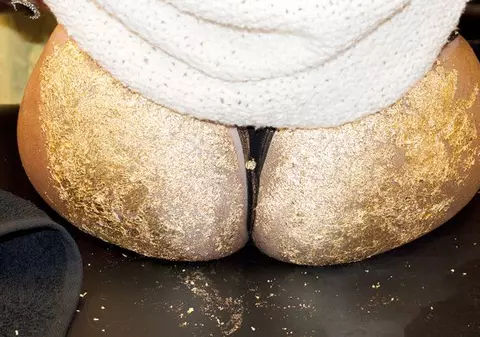 FESELE ASTEA SUNT REALE! Ale CUI SĂ FIE oare?