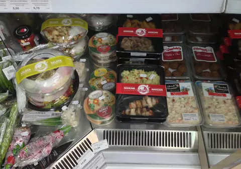 Nadia Comăneci vrea să dea lovitura: are un mini-market la Bucureşti! 