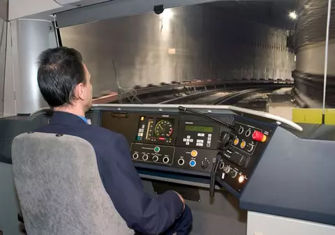 Meciul Stelei cu Legia Varşovia prelungeşte programul la metrou 