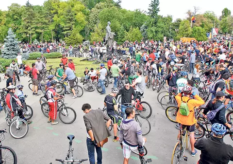 A fost weekendul protestelor în Capitală! Bicicliştii au cerut demisia primarului