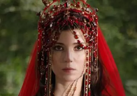 UNA DINTRE CELE MAI FRUMOASE ACTRIŢE din "Suleyman Magnificul", Sultana Hatice, are MARI PROBLEME LA FILMĂRI! FOTO