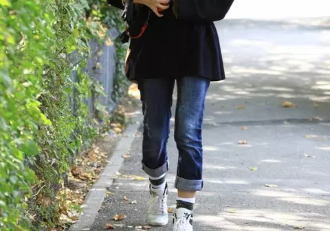 Iulia Albu ŞI-A SCHIMBAT ANIMALUL. Iată cu ce ACCESORIU VIU umblă acum | FOTO