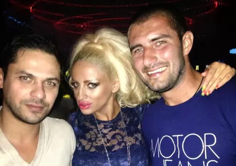 Uite ce bine se distrează Augustin Viziru şi Cătălin Cazacu în cluburile din Mamaia!