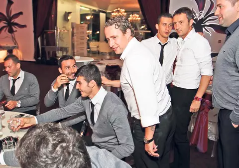 Laurenţiu Reghecampf, antrenorul Stelei, nu a scos nici un ban din buzunar pentru aniversarea propriei zile de naştere