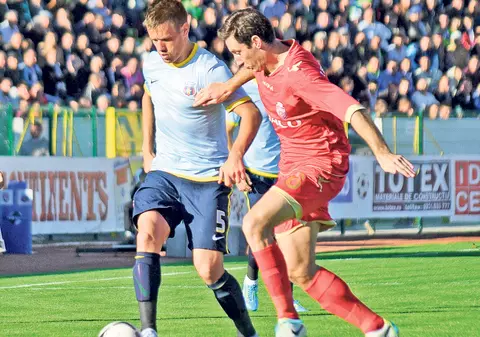 Uriaşi în ţara piticilor! După urecheala suferită în Liga Campionilor, Steaua şi-a reluat defilarea în modesta Liga I