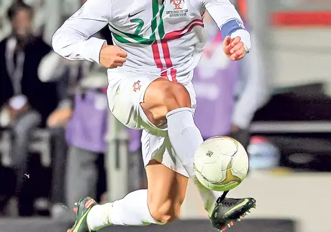 Ronaldo, cel mai bine plătit jucător din lume! Vezi cât câştiga pe săptămână un fotbalist englez în 1901