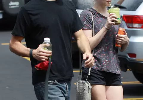 În timp ce toată lumea se desparte, ei formează CEL MAI NOU CUPLU de la Hollywood! FOTO