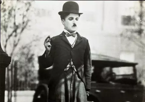 Iată cum arată NEPOATA şi STRĂNEPOATA marelui Charlie Chaplin! FOTO