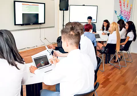 Elevii viitorului! Aşa arată o lecţie digitală