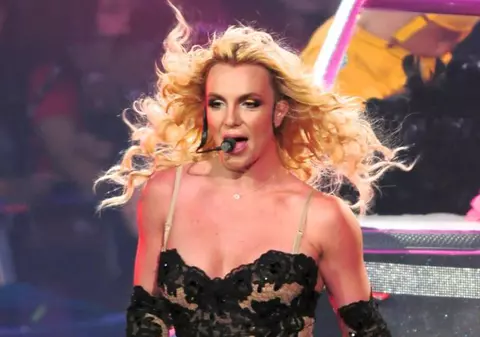 Britney Spears a dat lovitura! Cântăreaţa se mută la Las Vegas 