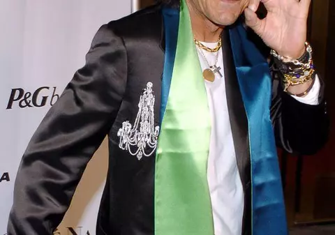 UN CELEBRU ROCKER DĂ REŢETA ANTI CIROZĂ. A fost dependent de alcool, dar n-a mai băut un pahar de 4 ani